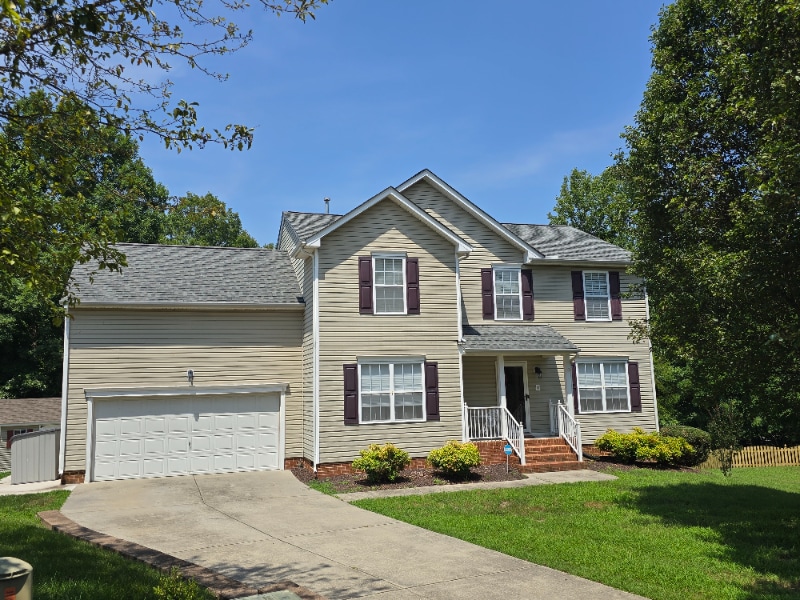 13455 Greenham Ct in Chester, VA - Building Photo