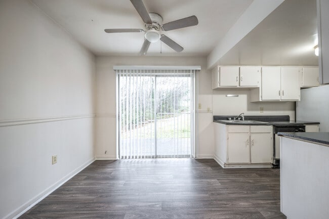 Woodside Apartments in Spartanburg, SC - Foto de edificio - Building Photo