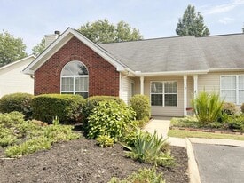 105 Woodglen Dr in Simpsonville, SC - Building Photo