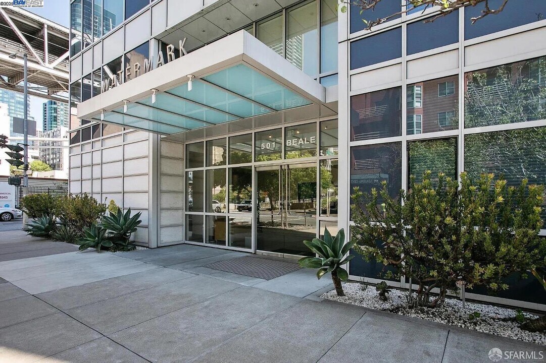 501 Beale St in San Francisco, CA - Building Photo