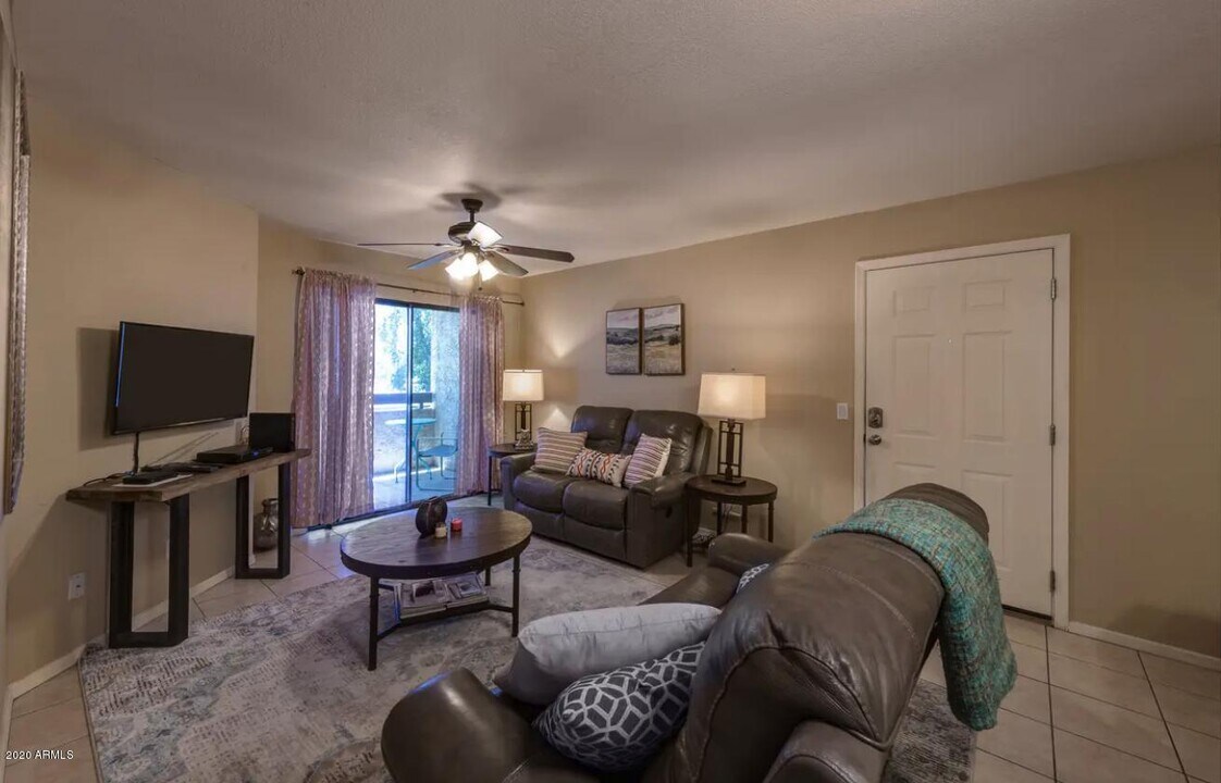 2228 N 52nd St in Phoenix, AZ - Building Photo