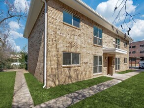 1201 N Austin St, Unit 3 in Denton, TX - Building Photo - Building Photo