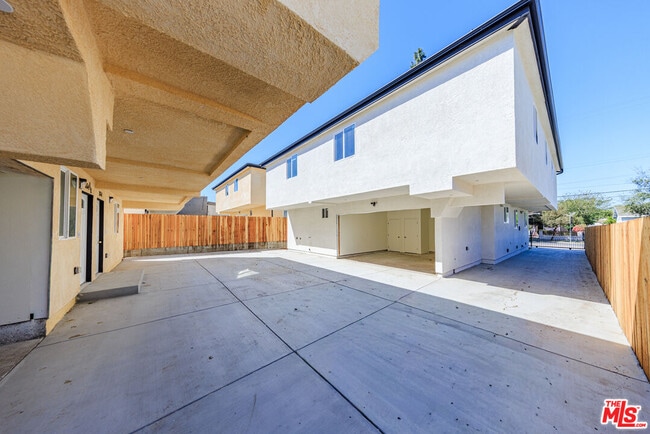 1640 Murchison St in Los Angeles, CA - Building Photo - Building Photo