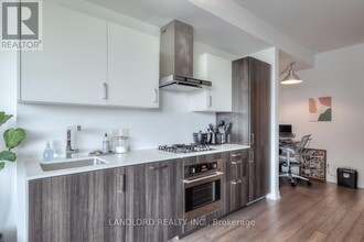 36-436 Howard Park Ave in Toronto, ON - Building Photo - Building Photo