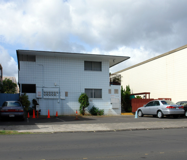 1240 Young St in Honolulu, HI - Building Photo - Building Photo