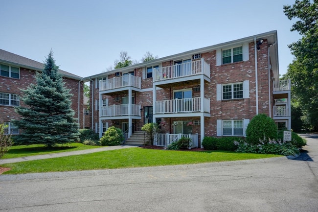 10 Karen Cir in Billerica, MA - Building Photo - Building Photo