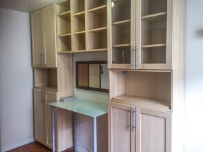 933 E 1st St, Unit 8 in Long Beach, CA - Foto de edificio - Building Photo