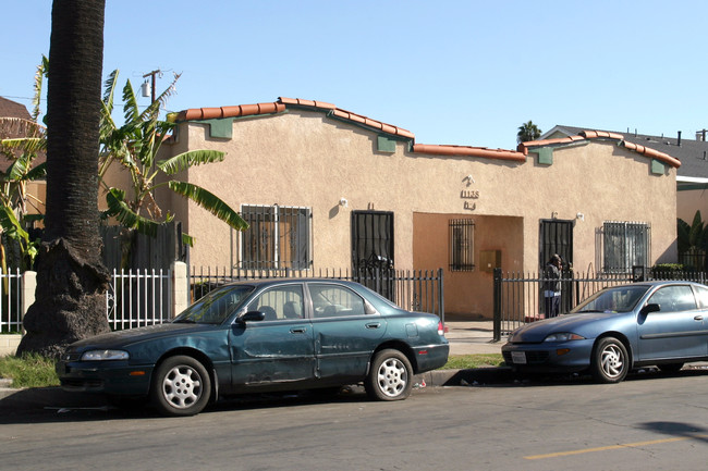 1138 Gardenia Ave in Long Beach, CA - Building Photo - Building Photo