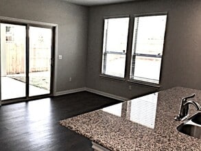 5813 Gerard Dr in Austin, TX - Foto de edificio - Building Photo