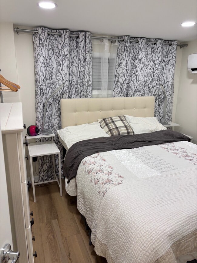 402 Constitution Ave NE, Unit B in Washington, DC - Building Photo - Building Photo