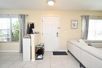 200 Carina Cir in Sanford, FL - Foto de edificio - Building Photo