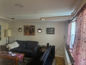 5317 W Newport Ave, Unit Garden Unit #1 in Chicago, IL - Building Photo - Building Photo