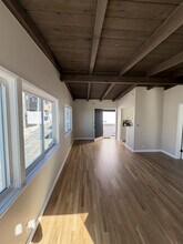 221 Marine Ave in Manhattan Beach, CA - Building Photo - Building Photo