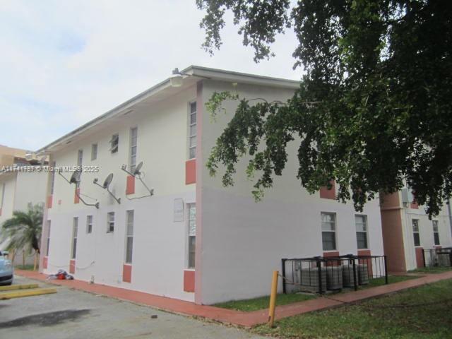 1525 NW 19th Terrace in Miami, FL - Building Photo