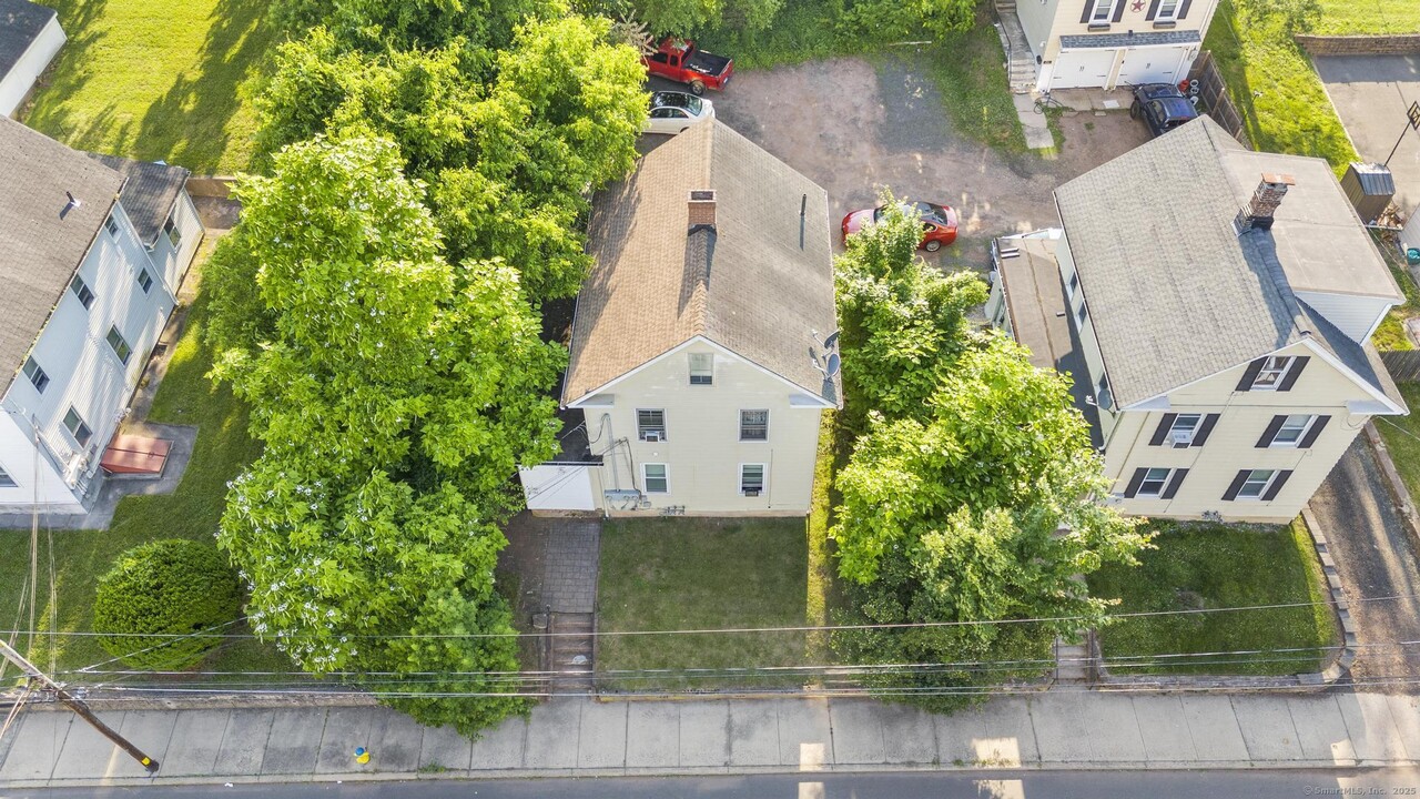 152 Liberty St in Southington, CT - Building Photo