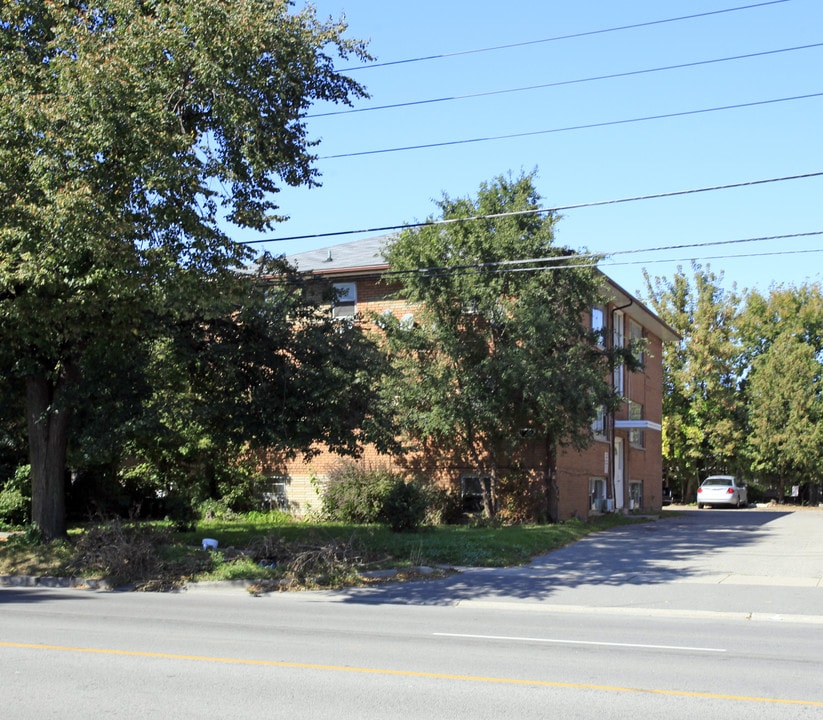 462 Horner Ave in Toronto, ON - Building Photo