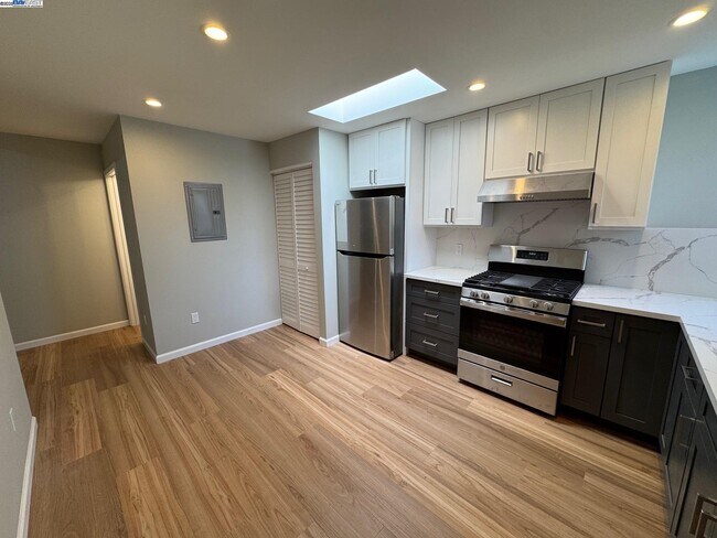 716 Foothill Blvd in Oakland, CA - Building Photo - Building Photo