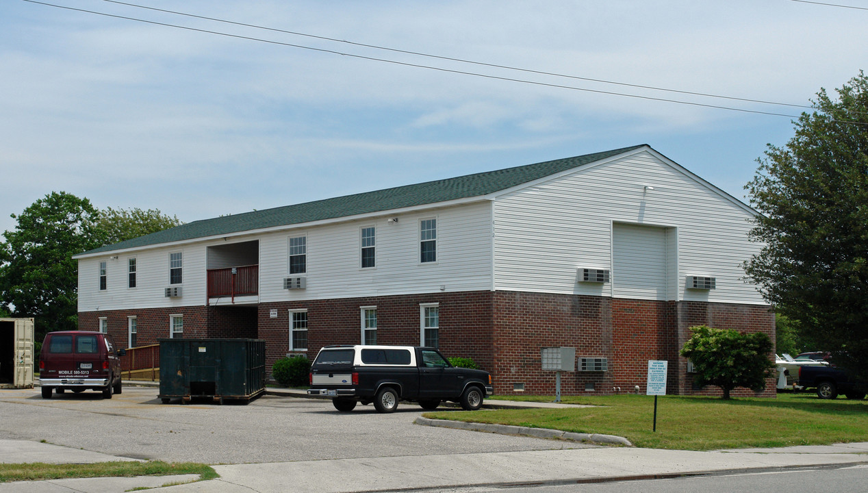 JAMES RIVER COMMONS in Newport News, VA - Building Photo