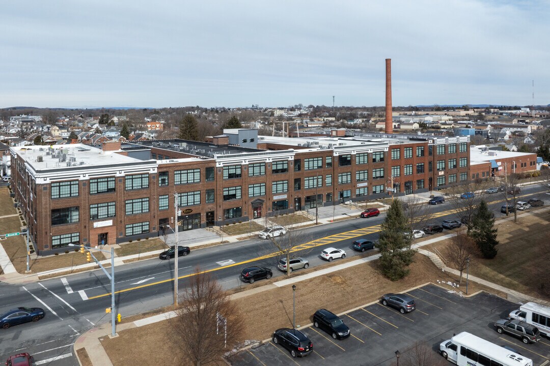 Laros Lofts in Bethlehem, PA - Foto de edificio