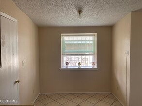 2133 Lake Omega St in El Paso, TX - Building Photo - Building Photo