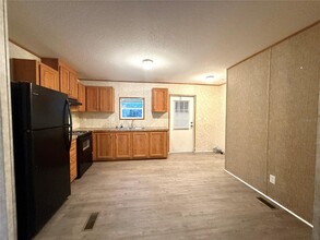 854 SE 38th St in Melrose, FL - Building Photo - Building Photo