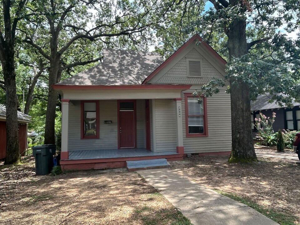 4309 W 10th St in Little Rock, AR - Building Photo