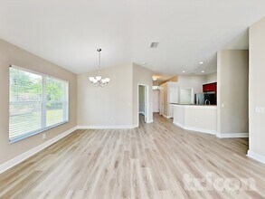 6681 Freeport Dr in Spring Hill, FL - Building Photo - Building Photo