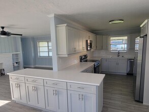 621 NE 9th Ave in Boynton Beach, FL - Building Photo - Building Photo