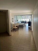 901 Charo Pky, Unit 727 in Davenport, FL - Building Photo