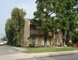 7911 10th St Apartments