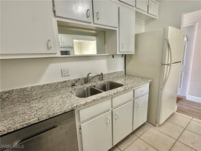 2828 Jackson St, Unit D8 in Ft. Myers, FL - Building Photo - Building Photo