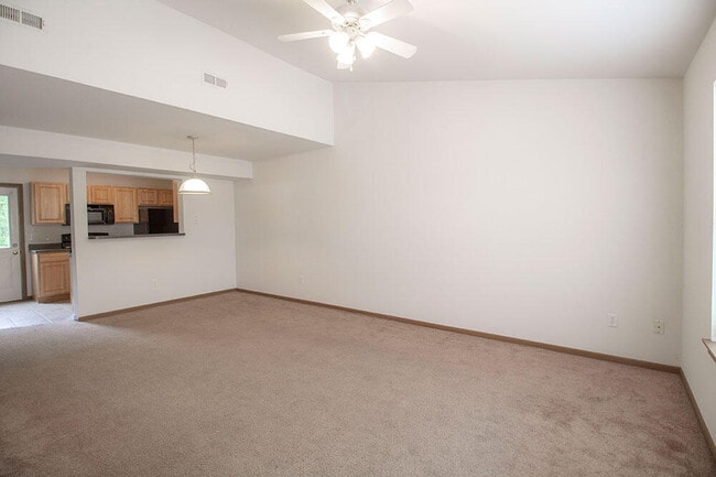 2119 N Ballenger Ln in Columbia, MO - Building Photo - Building Photo