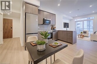 25 Wellington St S in Kitchener, ON - Building Photo - Building Photo