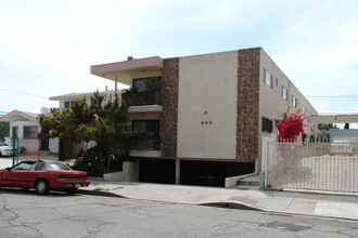 933 S Ardmore Ave in Los Angeles, CA - Building Photo - Building Photo