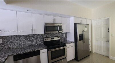 11837 SW 100th St in Miami, FL - Building Photo - Building Photo
