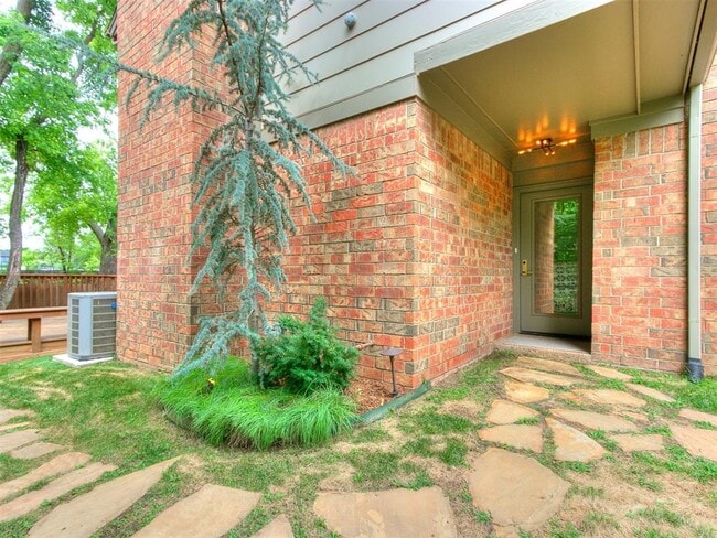 property at 1201 Glenbrook Dr