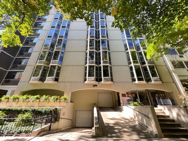 property at 1340 N Dearborn St