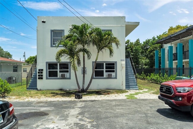 2050 Lincoln Ave in Opa Locka, FL - Building Photo - Building Photo