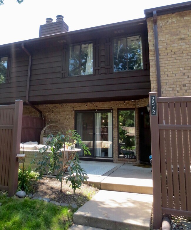 2572 Alabama Ave S in Minneapolis, MN - Building Photo - Building Photo