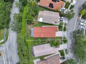 17002 NW 10th St in Pembroke Pines, FL - Building Photo - Building Photo