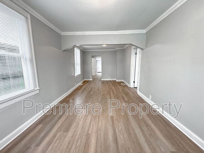 1537 S Willow Ave in Independence, MO - Building Photo - Building Photo