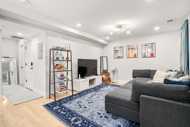 10 Lamson Ct, Unit 2