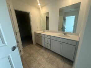 6204 Kenbrook Dr in Tucker, GA - Foto de edificio - Building Photo