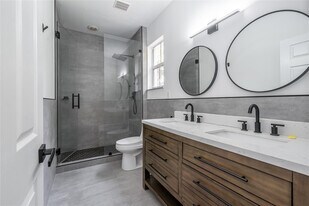 422 NE 1st Ave in Pompano Beach, FL - Building Photo