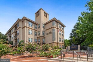 11800 Old Georgetown Rd in North Bethesda, MD - Building Photo