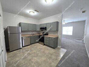 2874 Sylvan Rd in Atlanta, GA - Building Photo - Building Photo