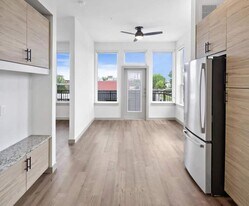 1111 Shepherd Dr in Houston, TX - Building Photo
