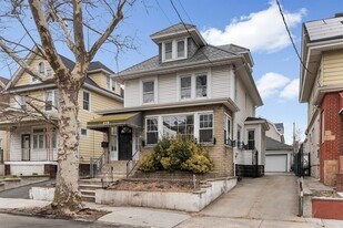 410 76th St in North Bergen, NJ - Building Photo