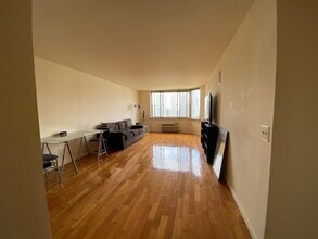 1 2nd St-Unit -1806 in Jersey City, NJ - Building Photo - Building Photo