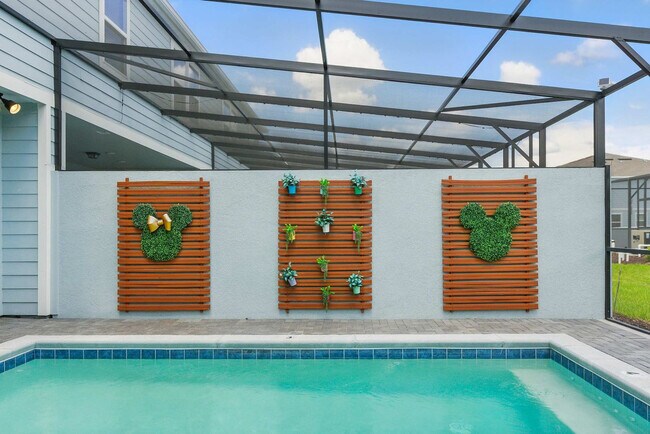 3926 Lana Ave in Davenport, FL - Foto de edificio - Building Photo